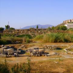 Храмът на Артемида в Ефес е едно от седемте чудеса на света, построили храма на Артемида в Ефес