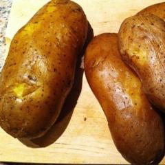 طهي البطاطس الريفية في الفرن: وصفات البطاطا المخبوزة اللذيذة