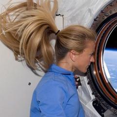 Как се мият астронавтите на МКС?